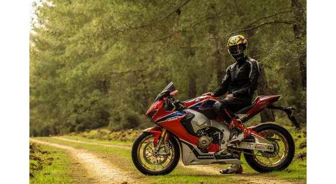 Motoros kabát legfontosabb ismérvei