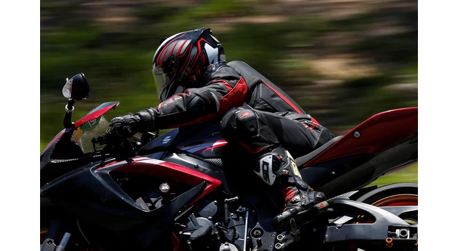 Miért fontos a motoros ruha viselése?