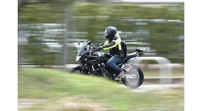 Miben másabb egy nyári motoros kabát?